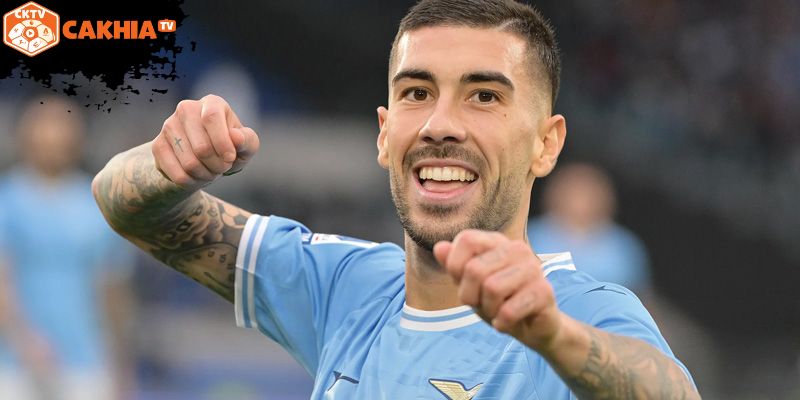 Zaccagni ghi bàn quyết định - Milan chết lặng trong 10 phút cuối